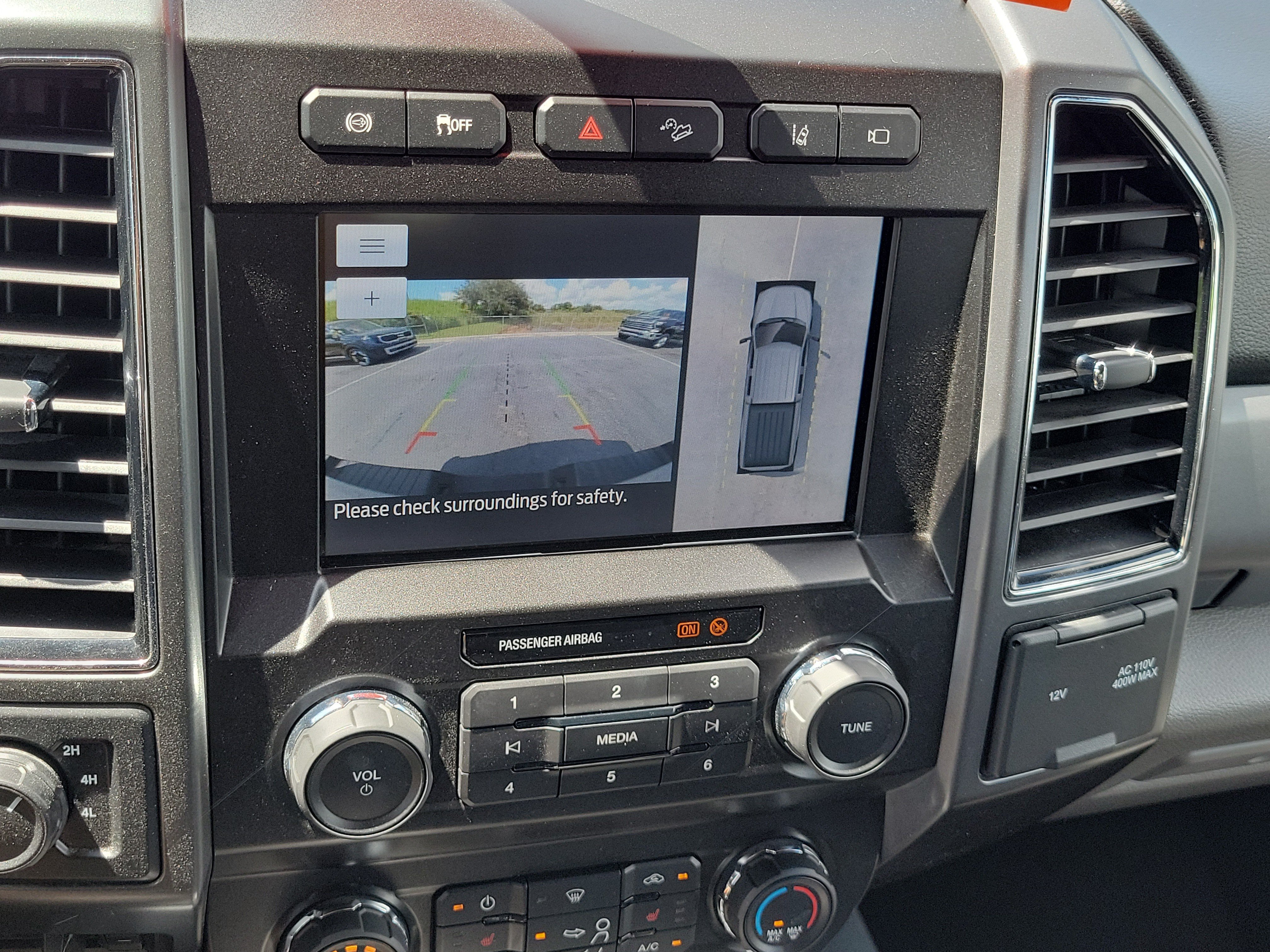 Certified 2020 Ford F250 XLT w/ XLT Premium Package AWD/4WD image 24