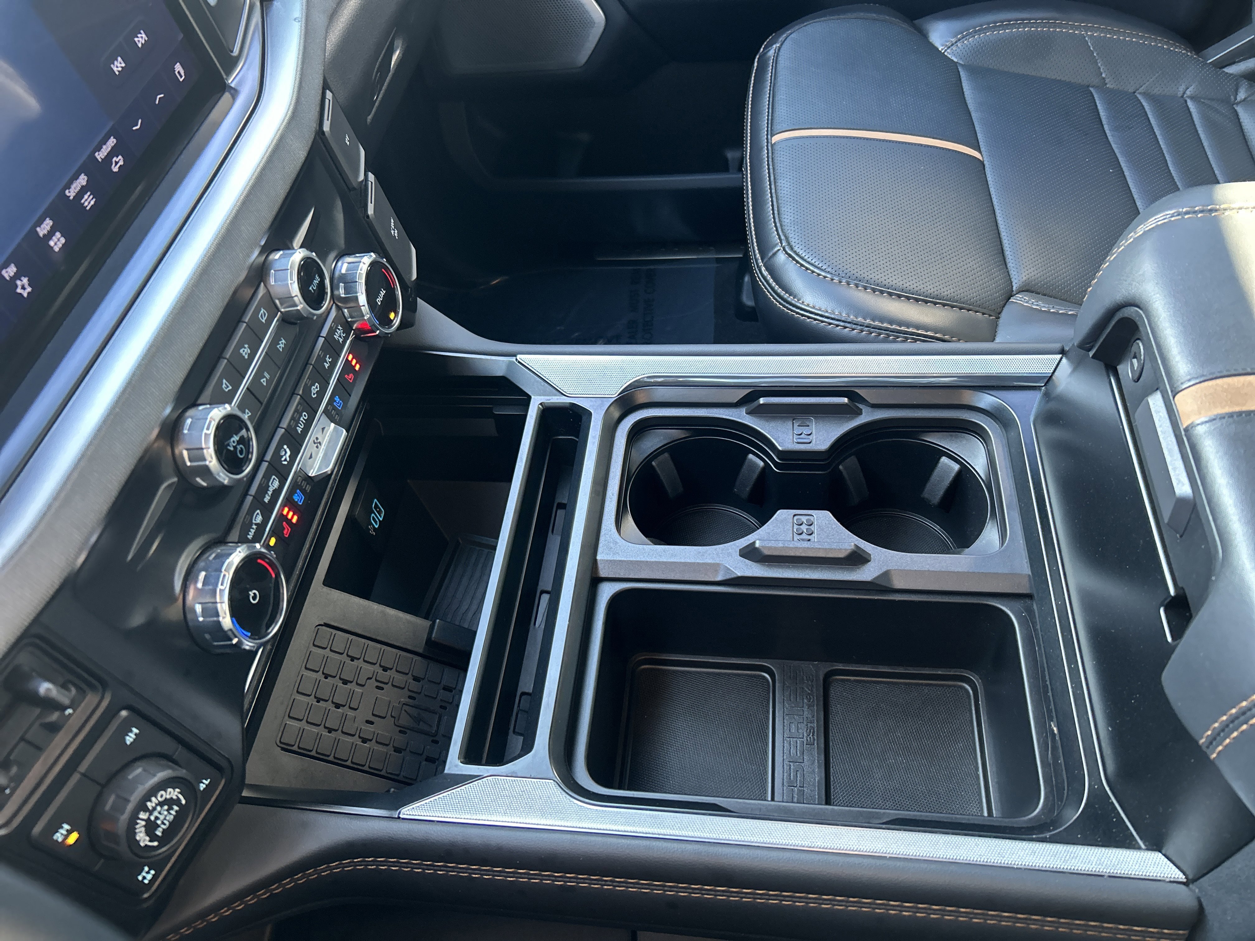 Certified 2024 Ford F350 Platinum w/ Tremor Off-Road Package image 23