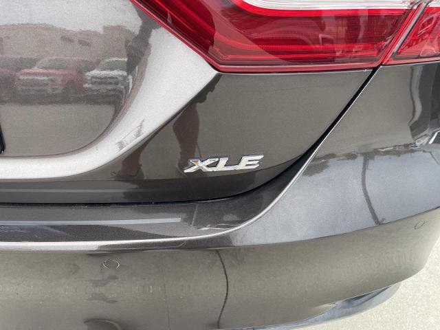 Used 2018 Toyota Camry XLE FWD image 37