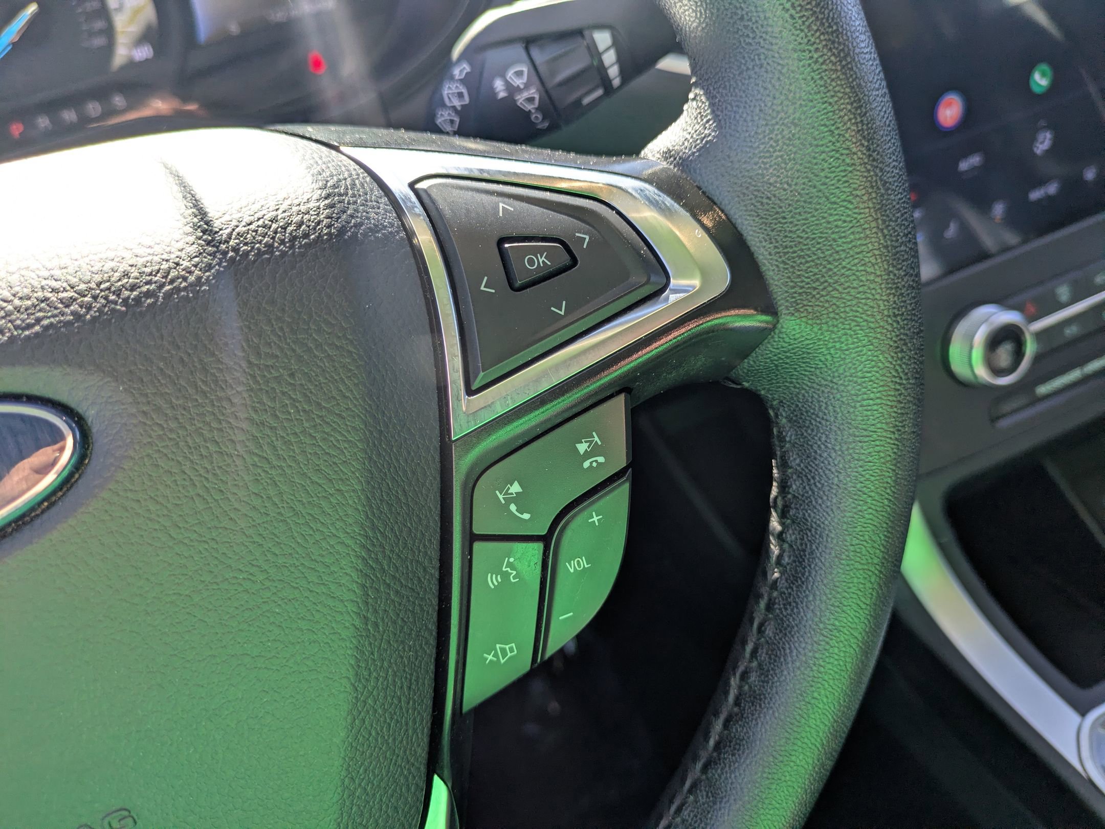 Certified 2024 Ford Edge SEL image 17