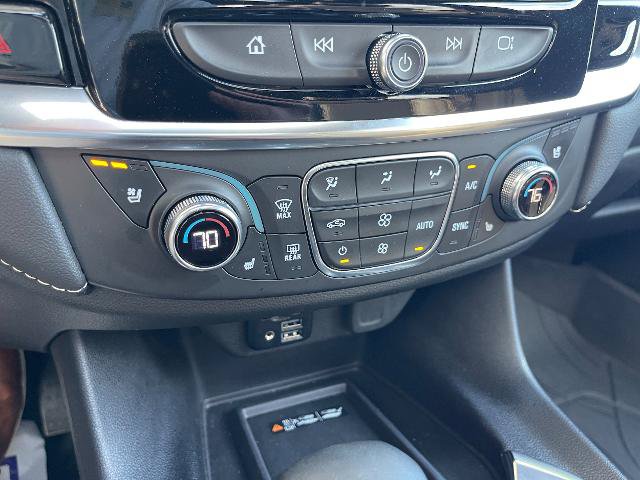 Used 2023 Chevrolet Traverse Premier FWD image 31