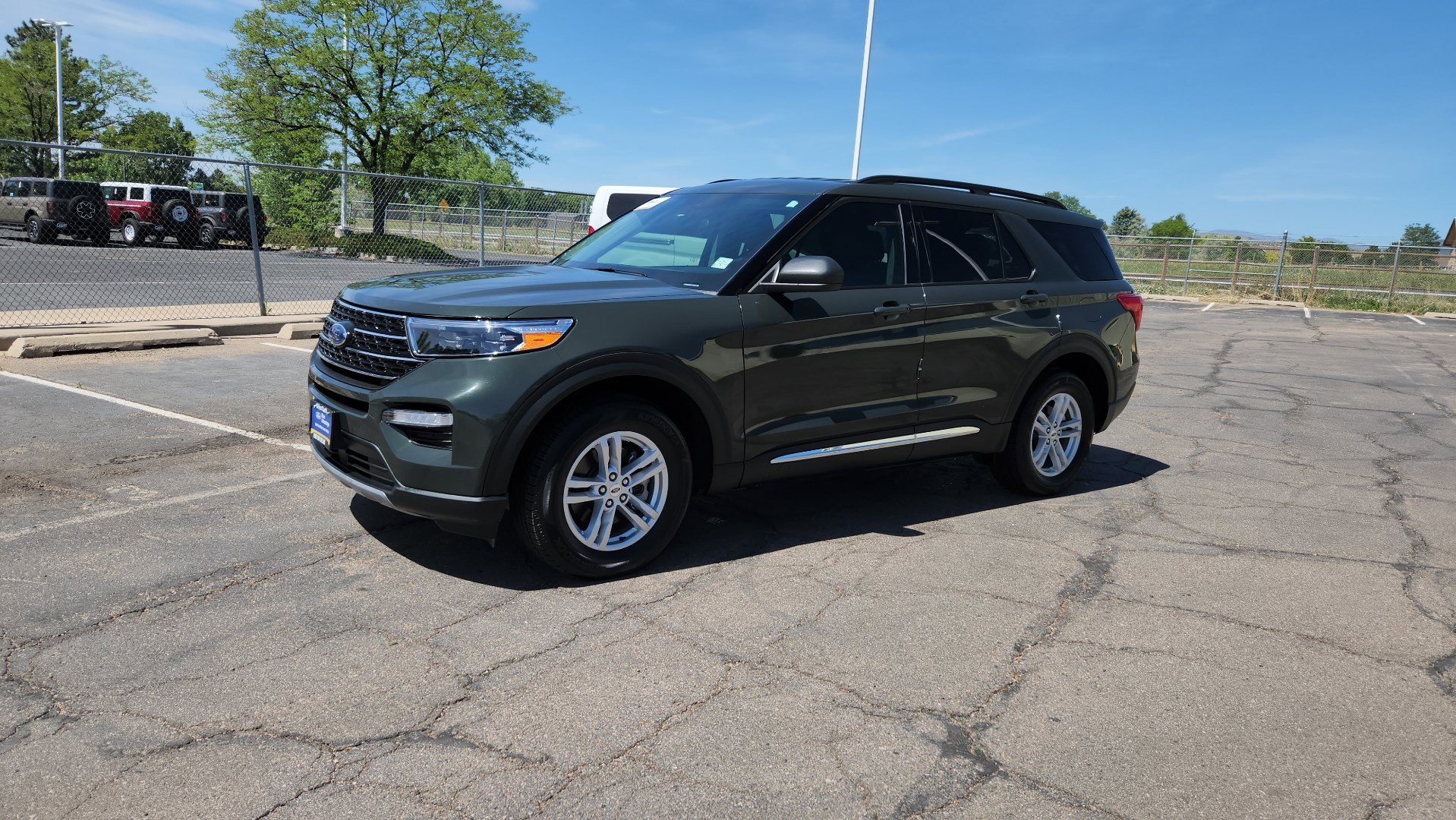 Certified 2023 Ford Explorer XLT w/ Equipment Group 202A AWD/4WD image 4