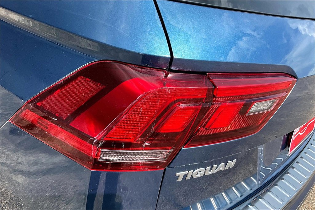 Used 2020 Volkswagen Tiguan S image 20