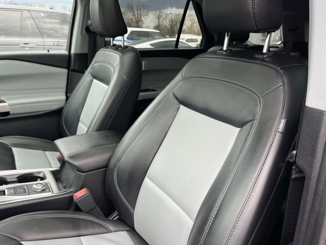 Certified 2022 Ford Explorer XLT w/ Equipment Group 202A image 31