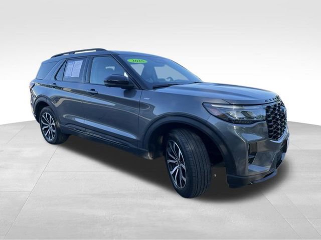 Certified 2025 Ford Explorer ST-Line AWD/4WD image 7