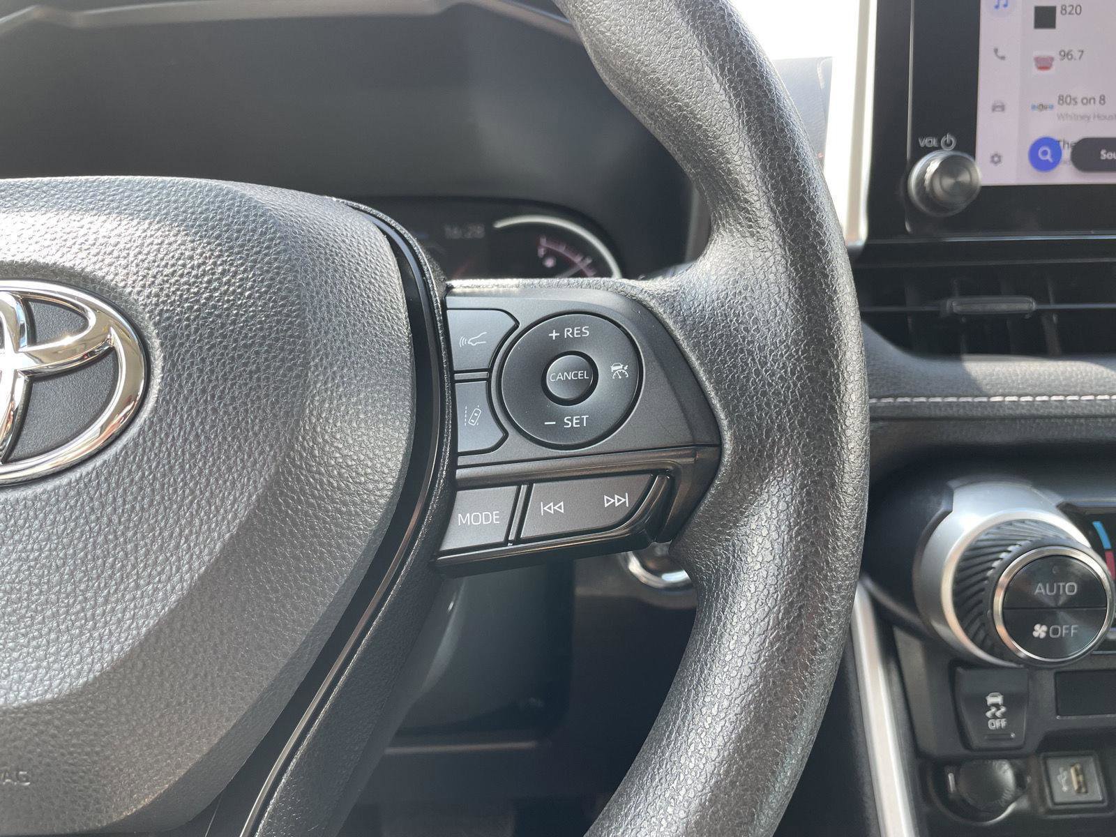 Used 2023 Toyota RAV4 XLE AWD/4WD image 14