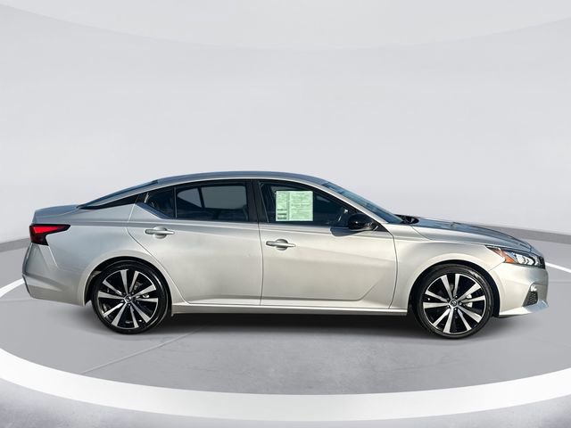 Used 2022 Nissan Altima 2.5 SR image 2