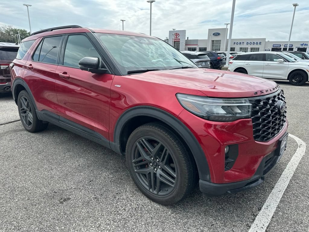 Certified 2025 Ford Explorer ST-Line w/ Premium Package AWD/4WD image 7