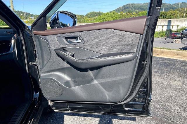 Used 2021 Nissan Rogue SV FWD image 23