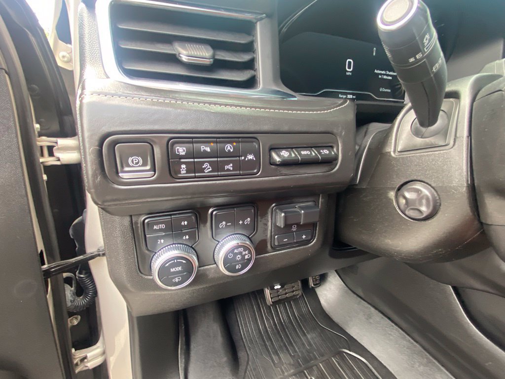 Used 2023 GMC Yukon XL Denali Ultimate AWD/4WD image 12
