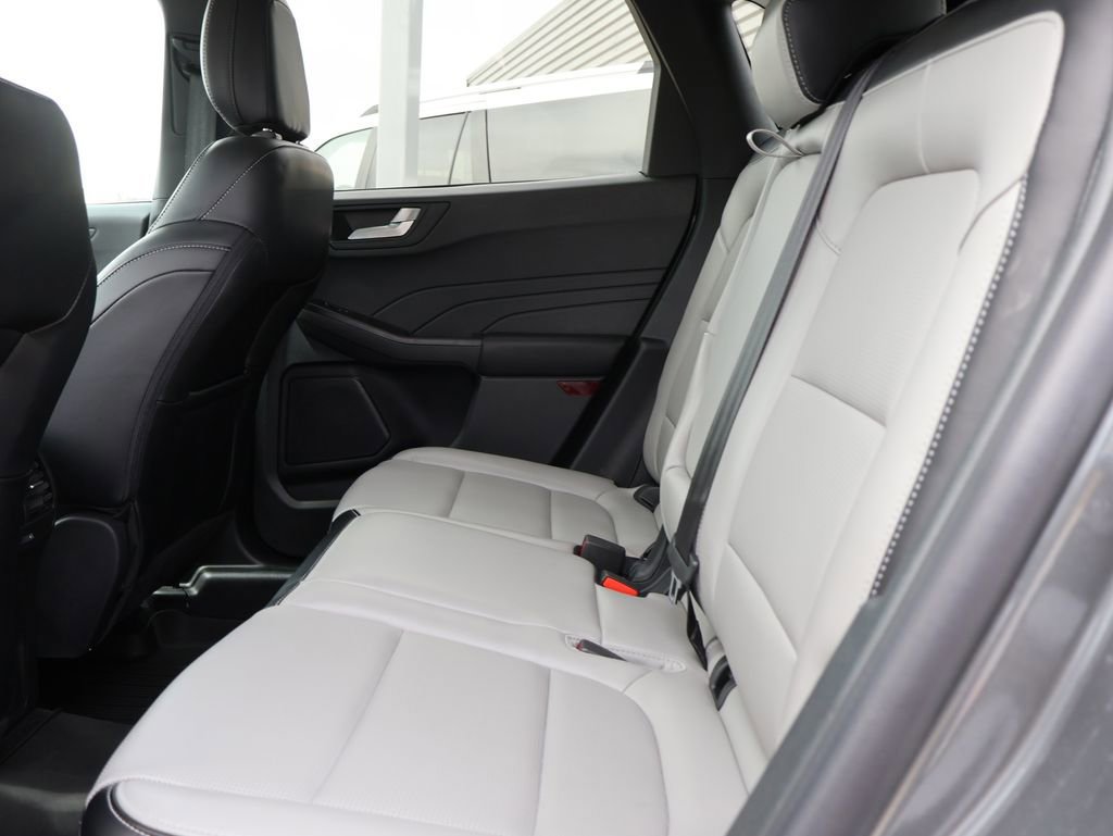 Certified 2025 Ford Escape Platinum image 19