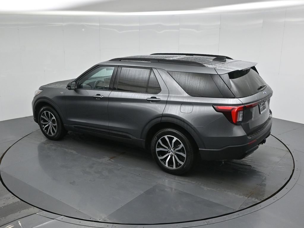 Certified 2025 Ford Explorer ST-Line image 45