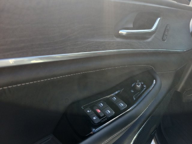 Used 2024 Jeep Grand Cherokee Overland AWD/4WD image 25