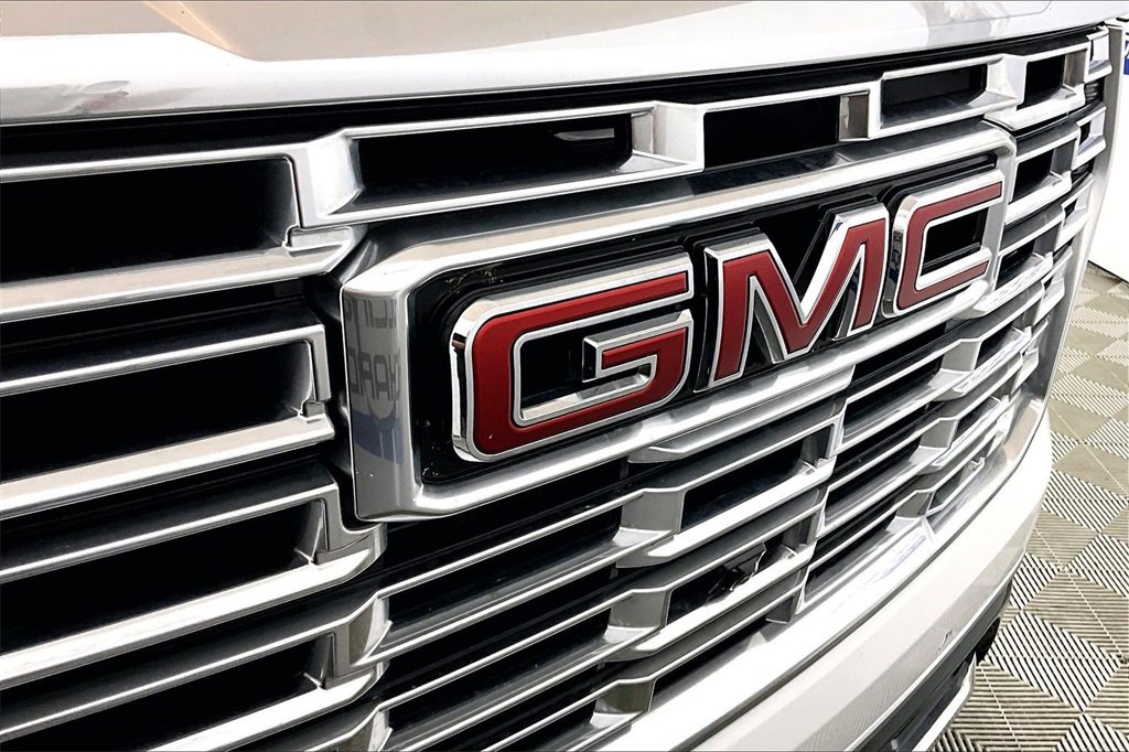 Used 2025 GMC Yukon XL Denali image 24