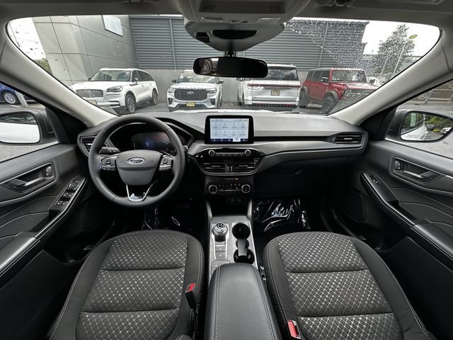 Certified 2025 Ford Escape Active w/ Cold Weather Package AWD/4WD image 3