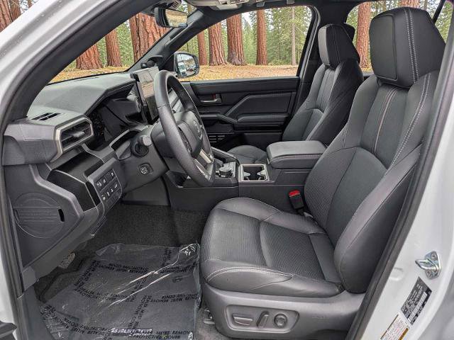 Used 2025 Toyota 4Runner Limited AWD/4WD image 17