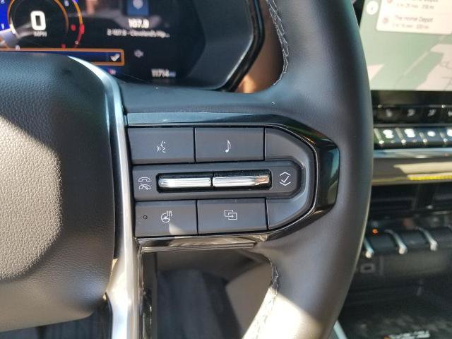 Used 2025 Chevrolet Colorado ZR2 w/ Technology Package AWD/4WD image 22