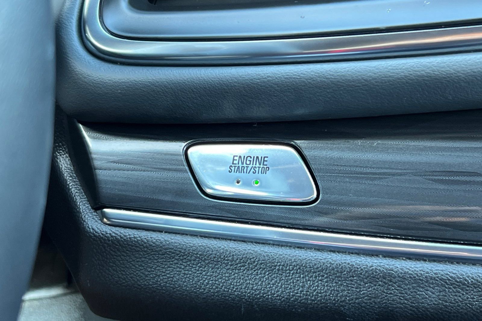 Used 2023 Buick Enclave Premium image 25