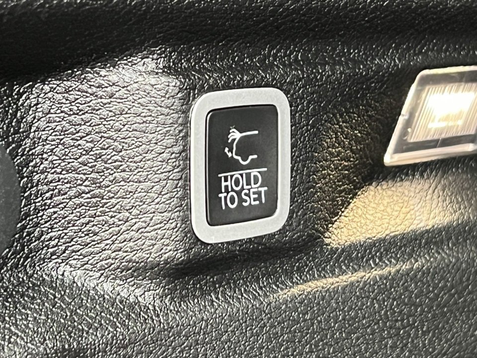 Used 2023 Jeep Grand Cherokee L Limited w/ Trailer Tow Group (B) image 39