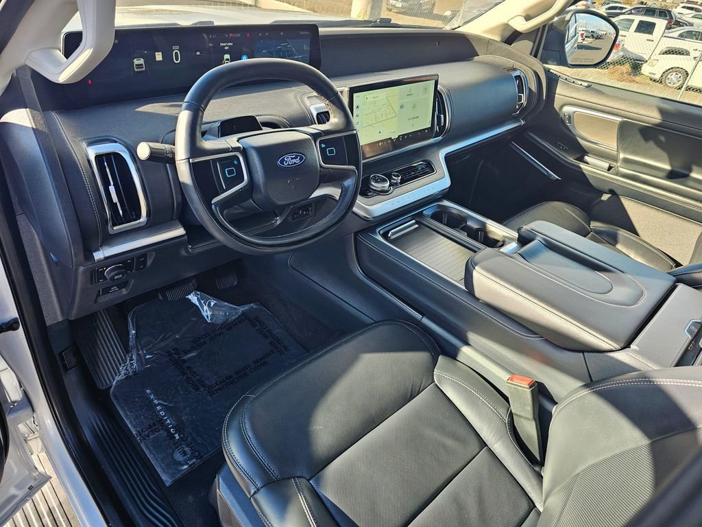 Certified 2025 Ford Expedition Max Platinum image 6