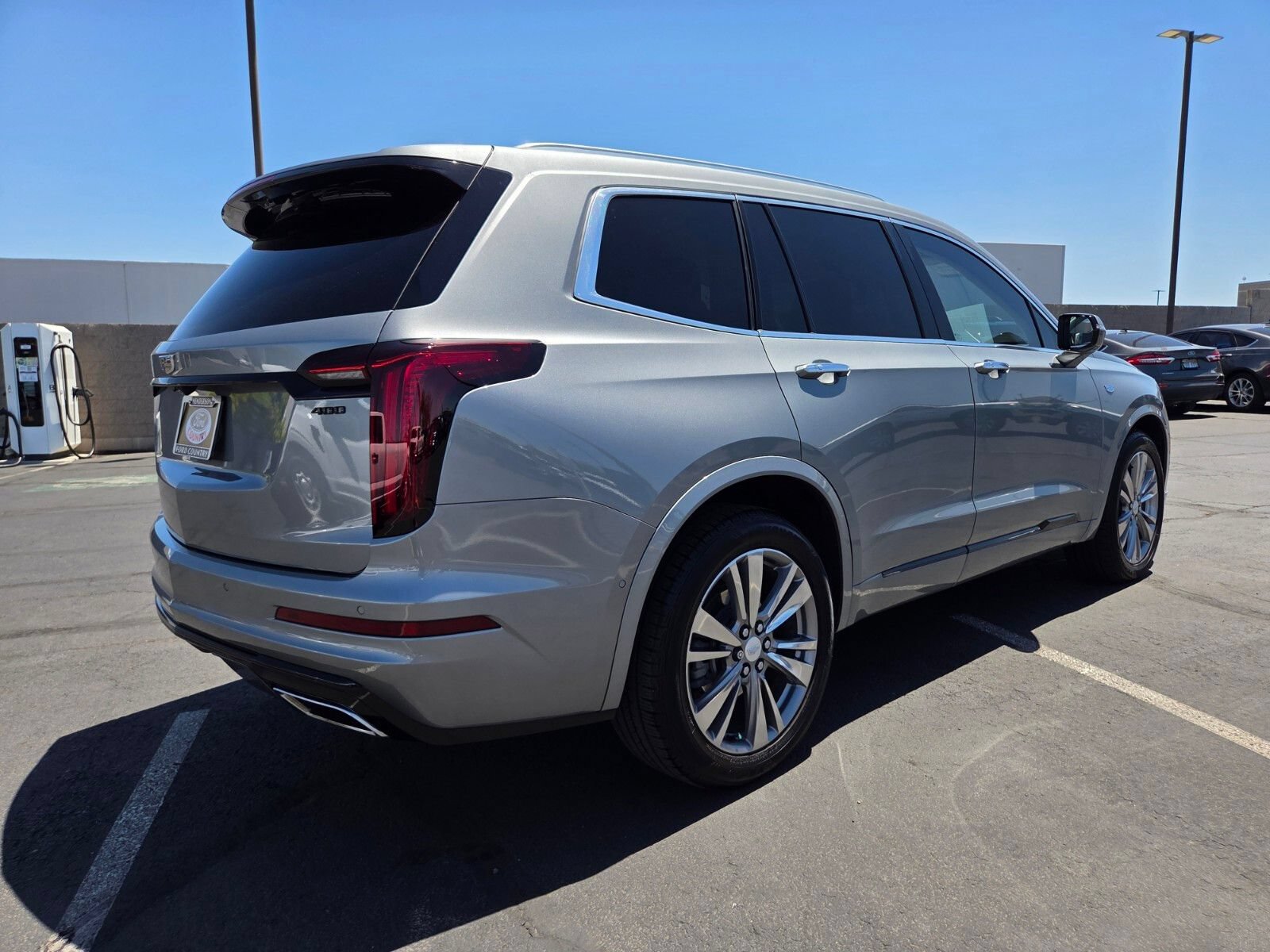 Used 2023 Cadillac XT6 Premium Luxury w/ Technology Package FWD image 6