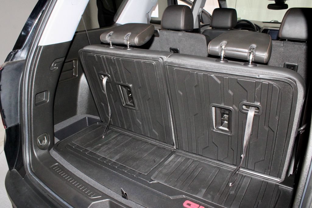 Used 2023 GMC Acadia AT4 w/ Technology Package AWD/4WD image 14