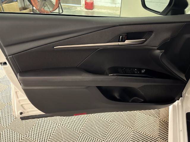 Used 2025 Toyota Camry LE w/ Convenience Package FWD image 15