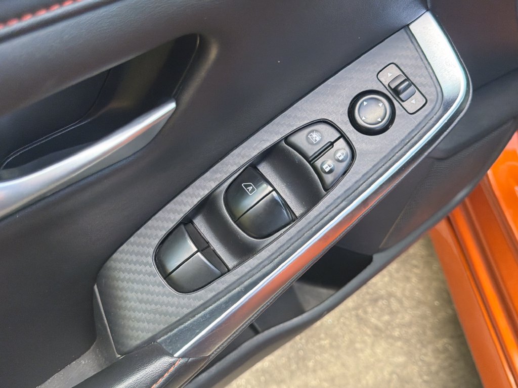 Used 2025 Nissan Sentra SR FWD image 16