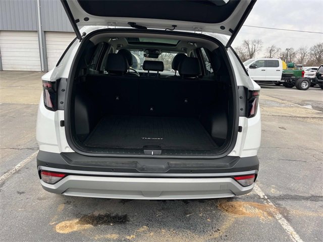 Used 2025 Hyundai Tucson Limited image 12