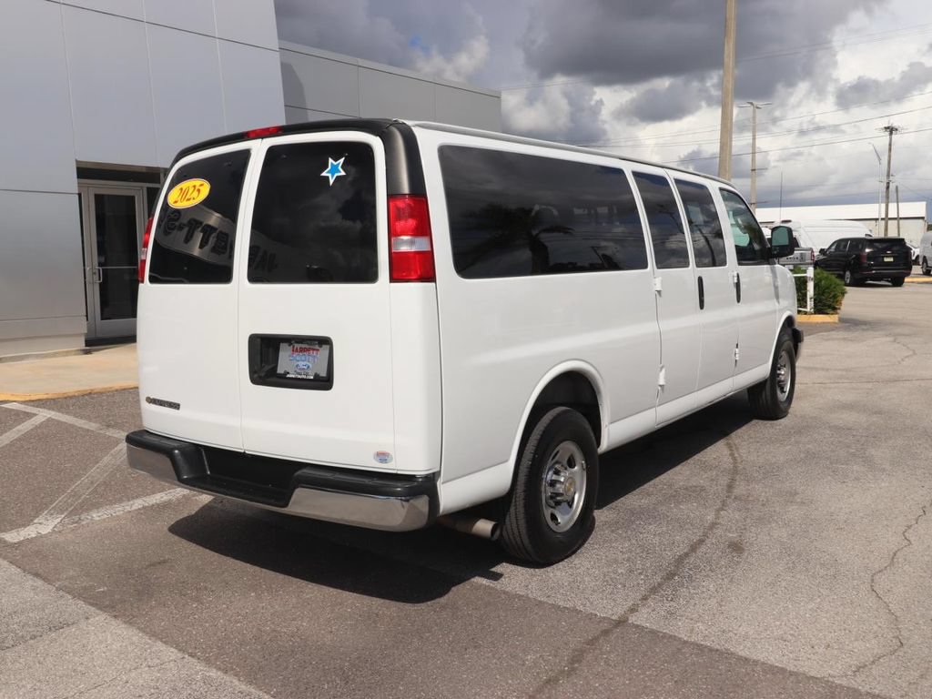 Used 2025 Chevrolet Express 3500 LT w/ LT Preferred Equipment Group RWD image 13