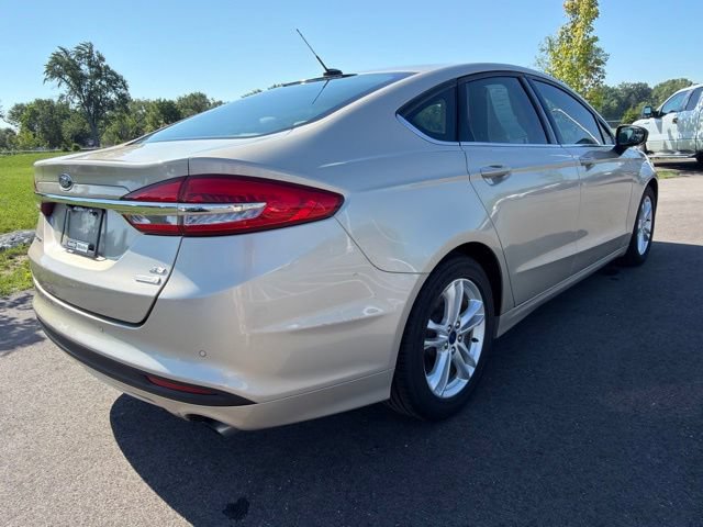 Certified 2018 Ford Fusion SE w/ Fusion SE Technology Package FWD image 7