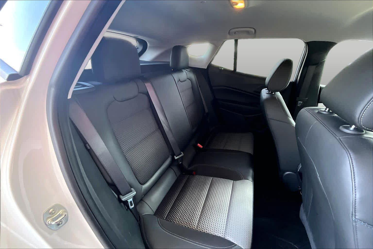 Used 2025 Chevrolet Trax LT w/ Driver Confidence Package FWD image 19
