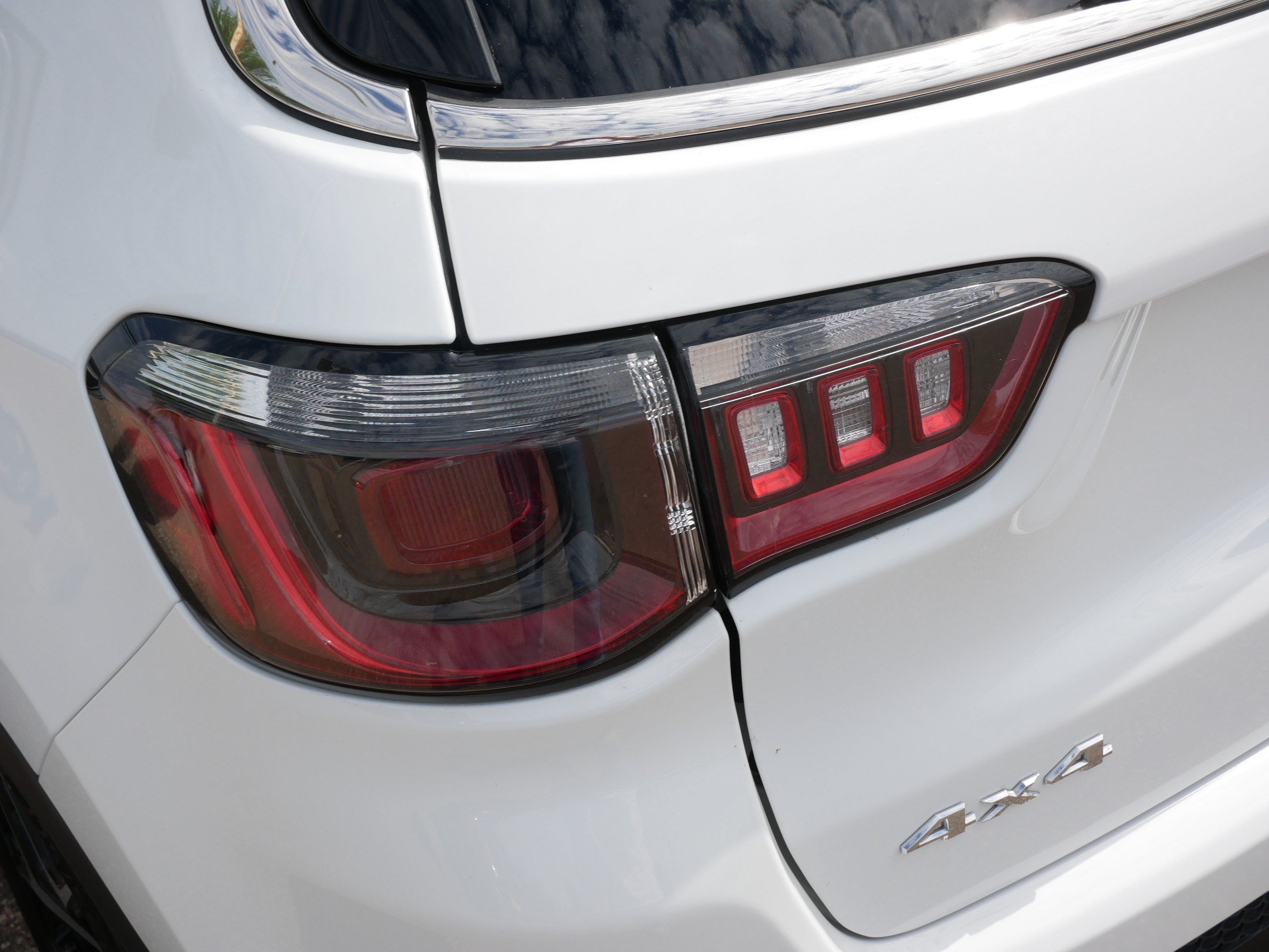 Used 2024 Jeep Compass Limited AWD/4WD image 17