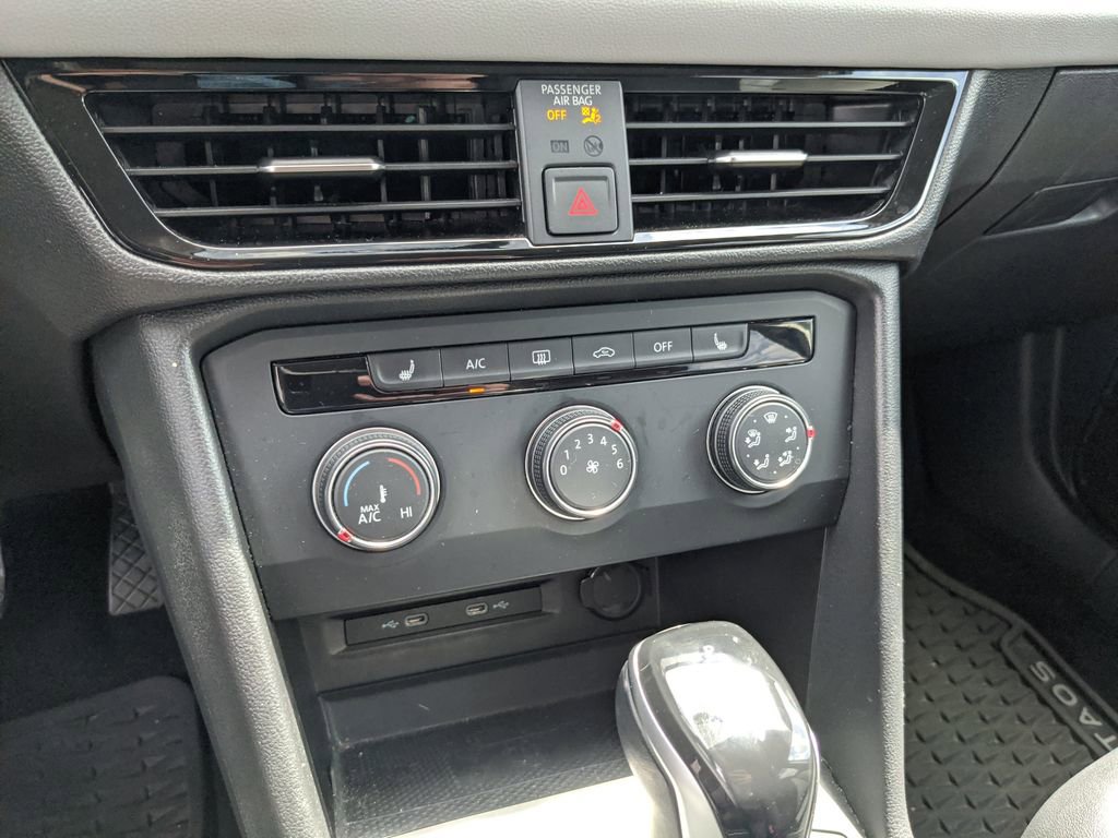 Used 2022 Volkswagen Taos SE image 23