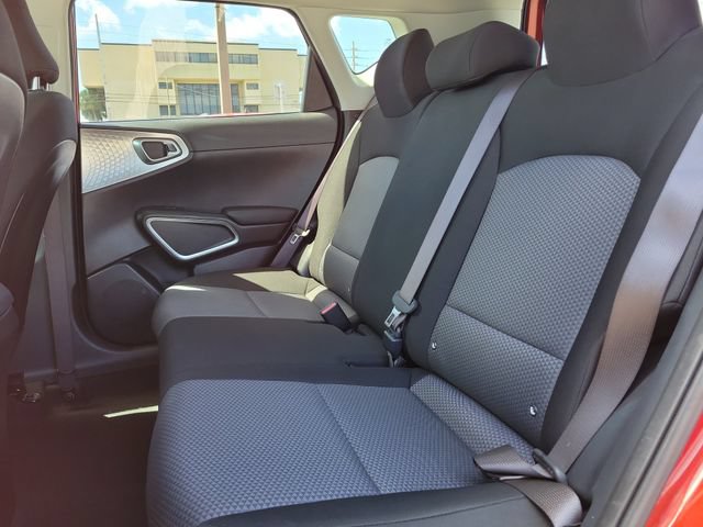 Used 2024 Kia Soul LX w/ Option Group 015 FWD image 16