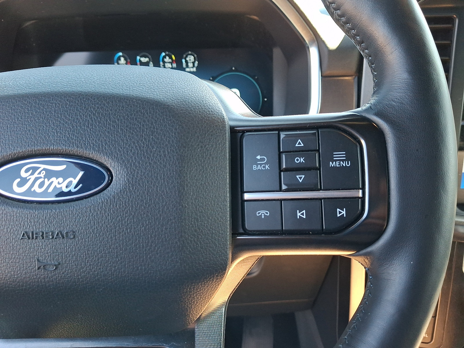 Certified 2024 Ford F150 Platinum w/ FX4 Off-Road Package AWD/4WD image 23