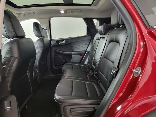 Certified 2022 Ford Escape Titanium w/ Class II Trailer Tow Package AWD/4WD image 15