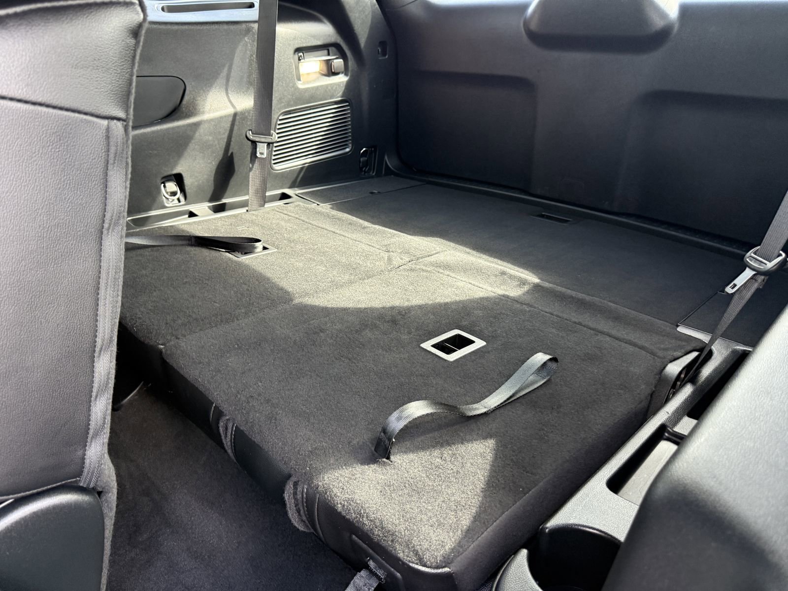 Certified 2022 Ford Explorer ST-Line w/ Class IV Trailer Tow Package RWD image 19
