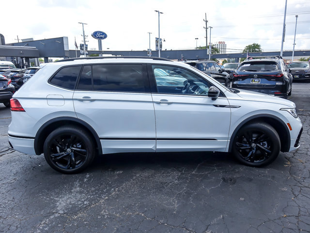 Used 2023 Volkswagen Tiguan SE R-Line AWD/4WD image 9
