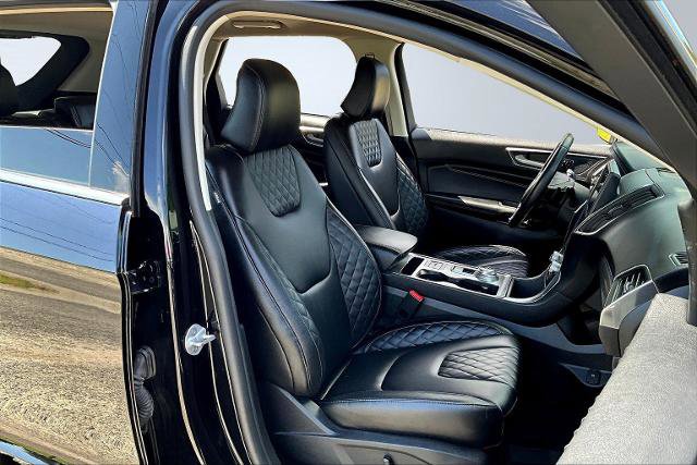 Certified 2024 Ford Edge Titanium w/ Class II Trailer Tow Package image 14