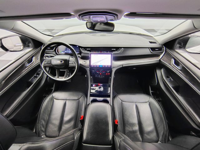 Used 2022 Jeep Grand Cherokee L Limited AWD/4WD image 2
