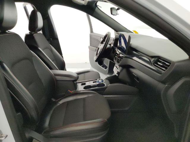 Certified 2025 Ford Escape ST-Line w/ Tech Pack #1 AWD/4WD image 20