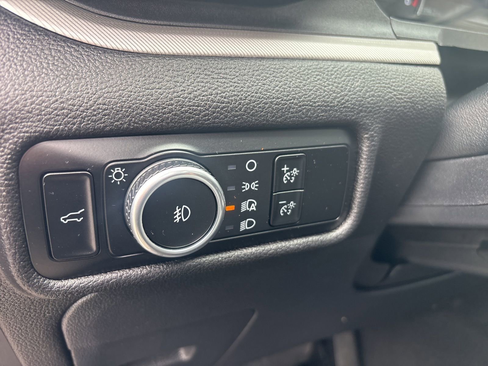 Certified 2023 Ford Explorer XLT w/ Equipment Group 202A image 16