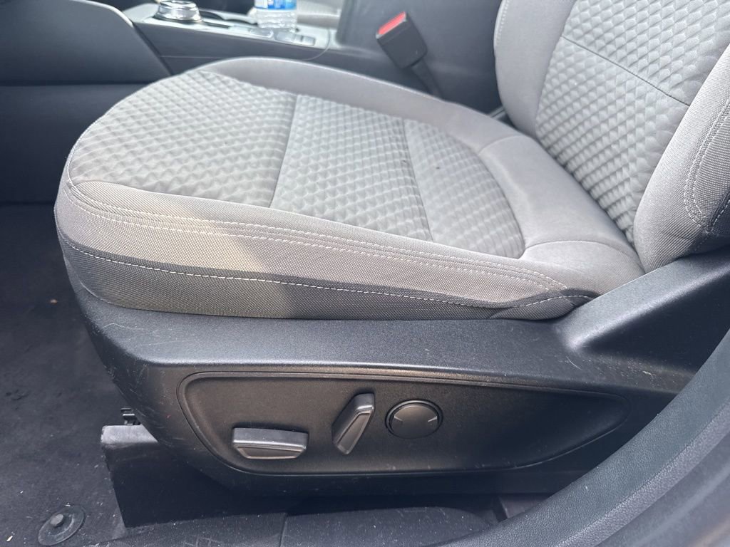 Certified 2020 Ford Escape SE image 12