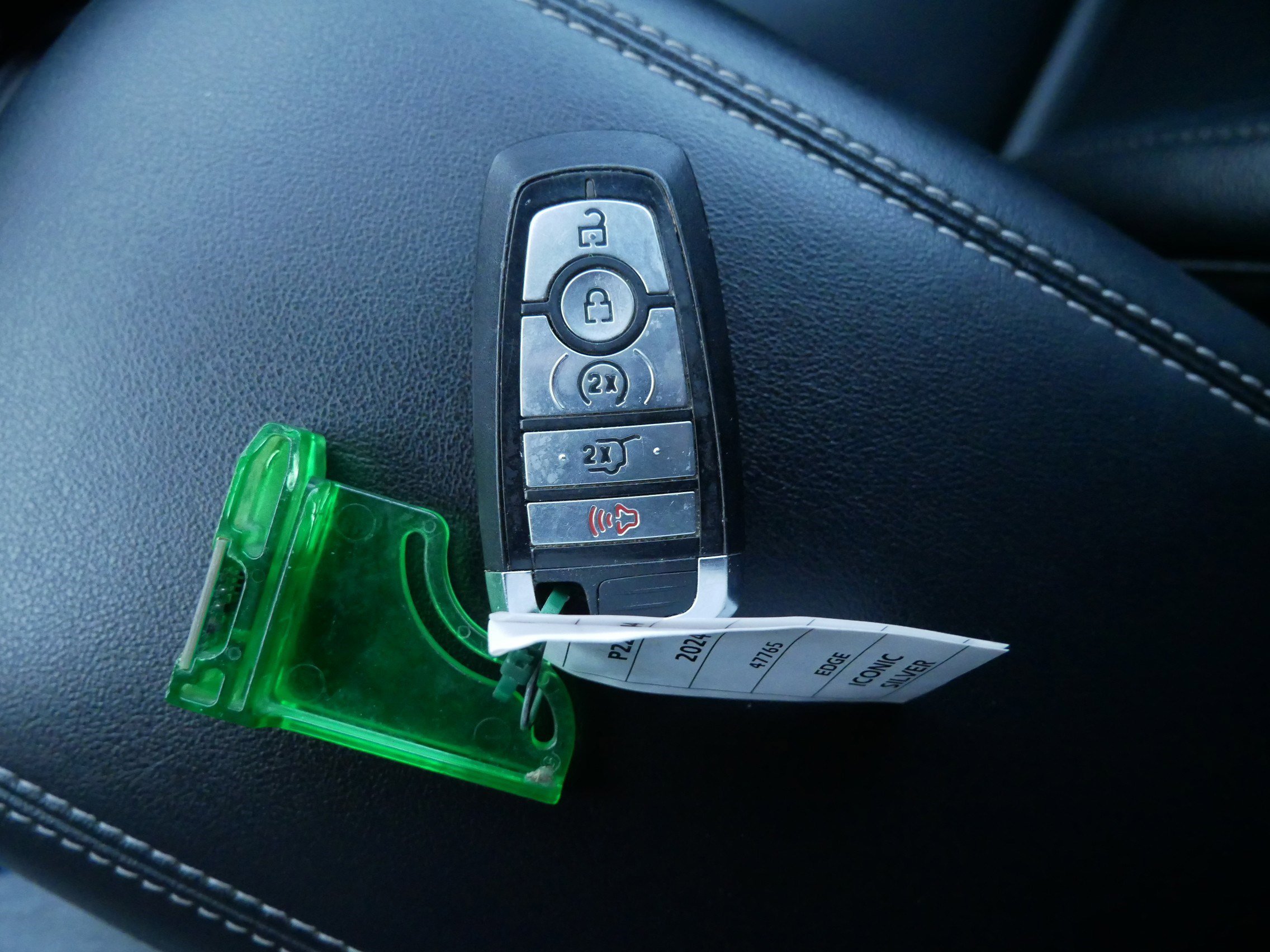 Certified 2024 Ford Edge Titanium image 32