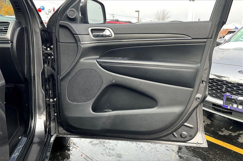 Used 2019 Jeep Grand Cherokee Limited w/ Luxury Group II image 22