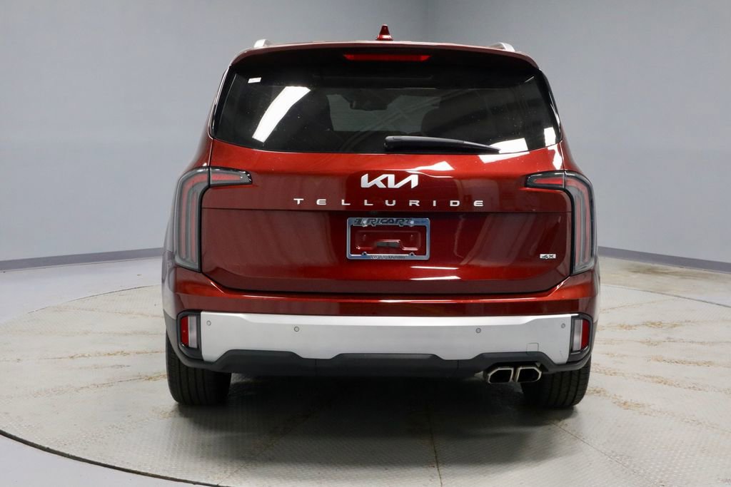 Used 2024 Kia Telluride EX w/ EX Captain's Chair Package AWD/4WD image 11