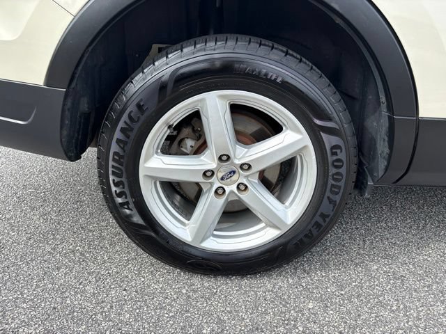 Certified 2018 Ford Explorer XLT FWD image 9