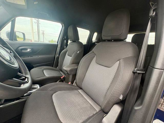 Used 2021 Jeep Renegade Latitude FWD image 12