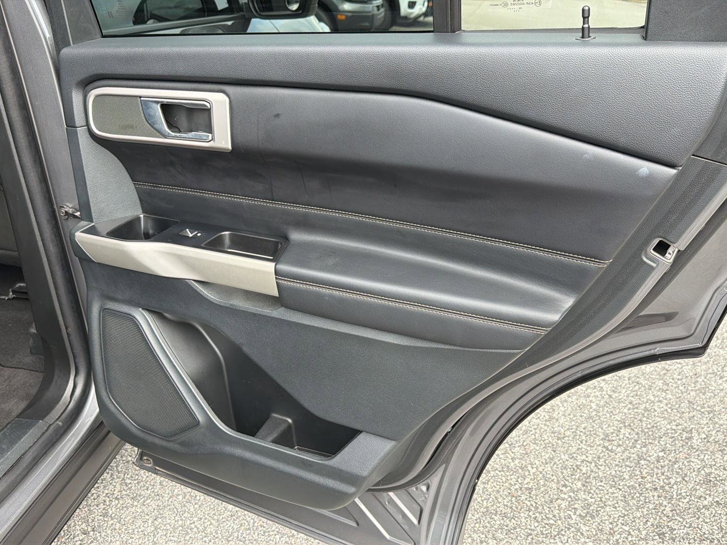 Certified 2023 Ford Explorer XLT RWD image 16